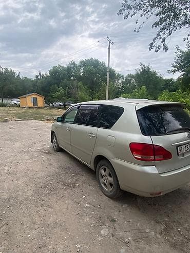 Toyota Ipsum: 2002 г., 2.4 л, Автомат, Бензин, Минивэн — 5