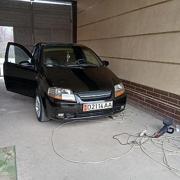 двигатель ford focus 1: Черный пятидверный хэтчбек. Компактный городской автомобиль с — 5