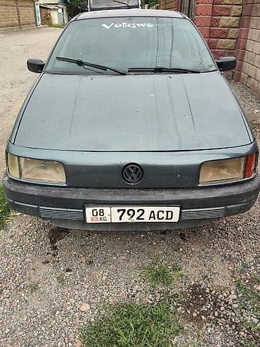 Volkswagen Passat: 1989 г., 1.8 л, Механика, Бензин, Седан