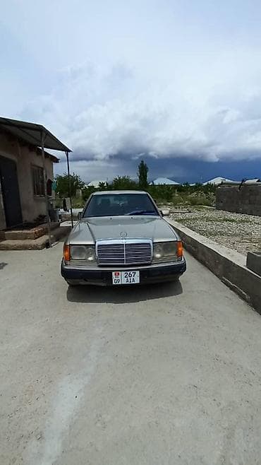 арзан матиз 1: Mercedes-Benz W124: 1992 г., Седан — 1