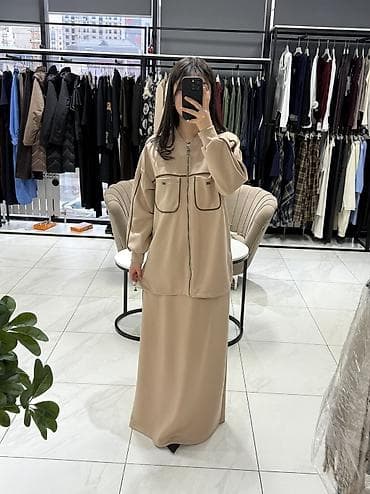 ex nihilo: Элегантное длинное платье бордового цвета с акцентом на бежевом — 10