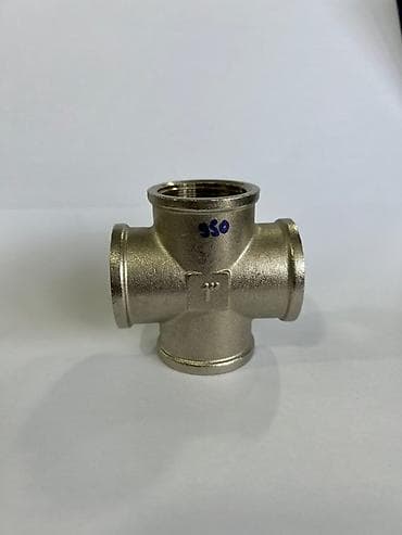 крайник сантехника: Металлический крестообразный фитинг с резьбой с четырьмя отверстиями — 1