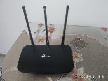 вайфай о: Роутер Wifi. Сам покупал за 3500 сом. Состояние новое, работает — 1
