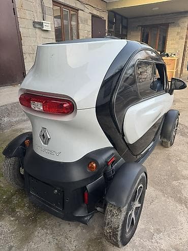 Renault: Renault Twizy: 2018 г., Автомат, Электромобиль — 4