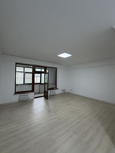 Аренда офисов, 148 м², В жилом комплексе, 1 линия, С отдельной кухней, С отдельным входом