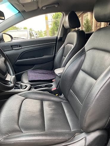 х5 4 4: Hyundai Elantra: 2017 г., Автомат, Бензин, Седан — 6