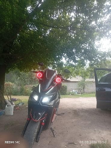 viper v250 r1: Скутер спортивного стиля, черный с красными акцентами. Характеристики — 2