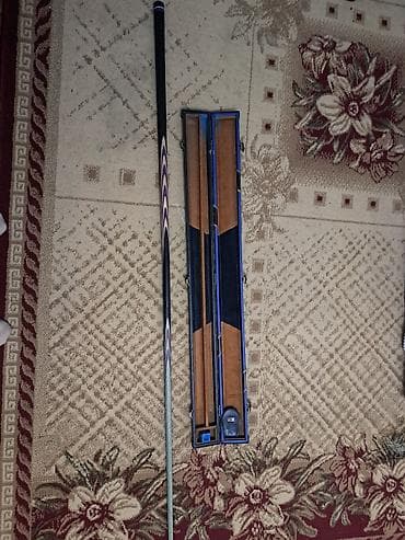 Бильярдный набор в кейсе Комплектация: - Разборный кий (2 части) с