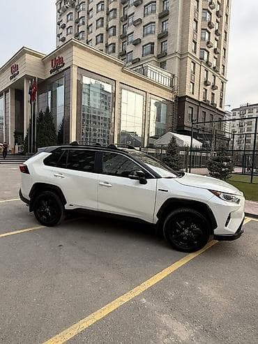 Toyota: Toyota RAV4: 2021 г., 2.5 л, Автомат, Гибрид, Кроссовер — 2