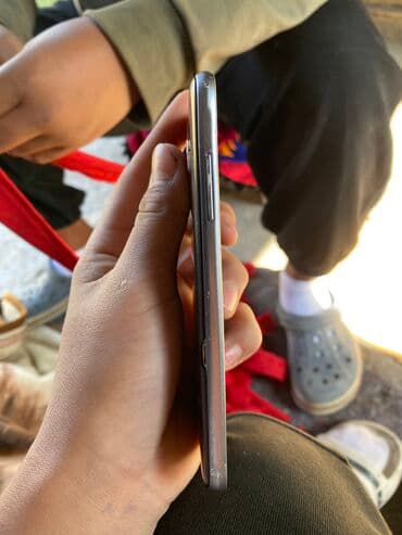 телефон j2: Samsung Galaxy J2 2016, Б/у, цвет - Черный — 4