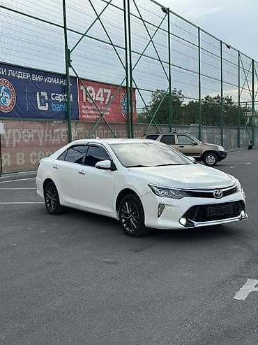 2017: Toyota Camry: 2017 г., Бензин, Седан — 3