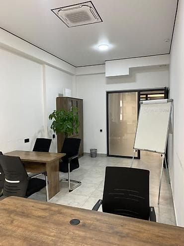за стенкой: Аренда офисов, 60 м², В бизнес центре, 1 линия, С отдельным сан узлом — 7