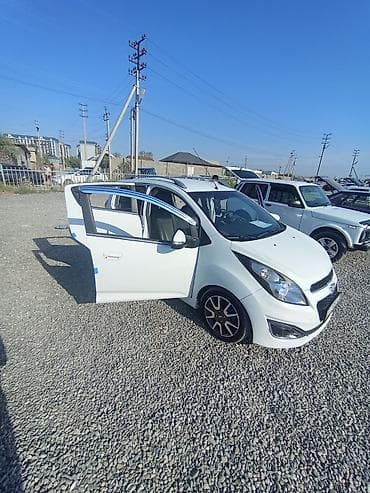 kia quoris: Chevrolet Spark: 2015 г., 0.1 л, Автомат, Бензин, Хэтчбэк — 3