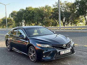 Toyota Camry: 2017 г., Автомат, Бензин, Седан — 2
