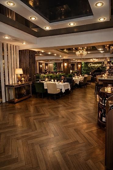 Строительное оборудование: Ресторан с атмосферным интерьером в классическом стиле. - Просторный — 1