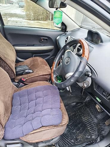 corolla s: Toyota ist: 2003 г., Хэтчбэк — 4