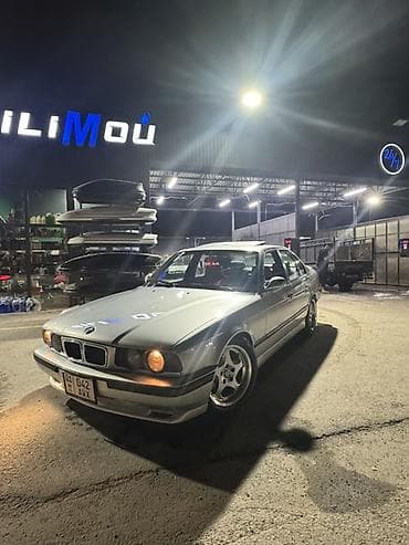 капот е39: BMW 5 series: 1993 г., 4.4 л, Механика, Бензин, Седан — 3