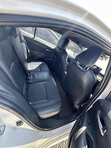 levin: Toyota Corolla: 2022 г., 1.8 л, Автомат, Гибрид, Седан — 4