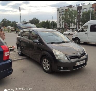 Toyota Verso: 2007 г., 2.2 л, Механика, Дизель