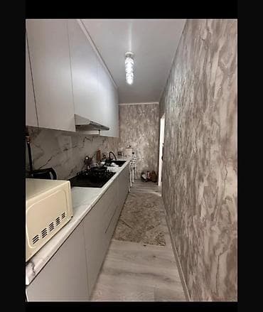 авангард квартиры: Квартира с современным ремонтом: кухня и санузел - Кухня-гостиная — 3