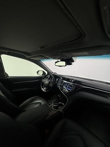 Toyota Camry: 2017 г., 2.5 л, Вариатор, Гибрид, Седан — 9