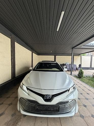 Продажа авто: Toyota Camry: 2018 г., 2.5 л, Вариатор, Гибрид, Седан — 2