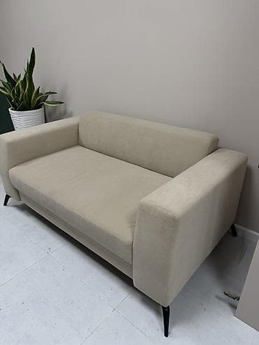 Прямой диван, Б/у, Двухместный at lalafo.kg Прямой диван, Б/у, Двухместный