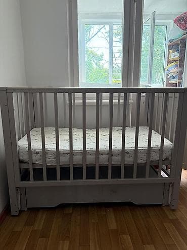 матрсы: Детская односпальная кровать, Б/у, Для девочки, Для мальчика, С матрасом, МДФ, Самовывоз — 4