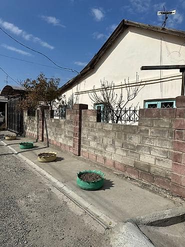 Продаю дом в очень хорошем районе. Ул Белорусская район Карла-Маркса at lalafo.kg Продаю дом в очень хорошем районе. Ул Белорусская район Карла-Маркса