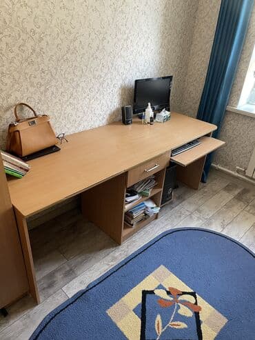 компьютерные столы для двоих: Письменный стол, Б/у — 1