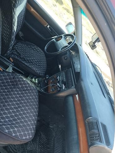 салон е46: Audi 100: 1992 г., 2.8 л, Кол менен иштөөчү, Газ, Седан — 3