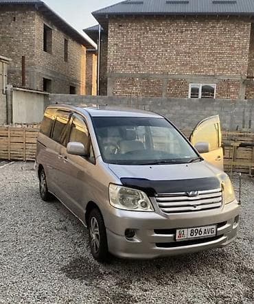 lexus is 200: Toyota Noah: 2003 г., 2 л, Автомат, Бензин, Минивэн — 8
