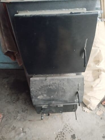 готовые уличные туалеты: Твердотопливный котёл/печь для отопления помещений. - Материал — 2