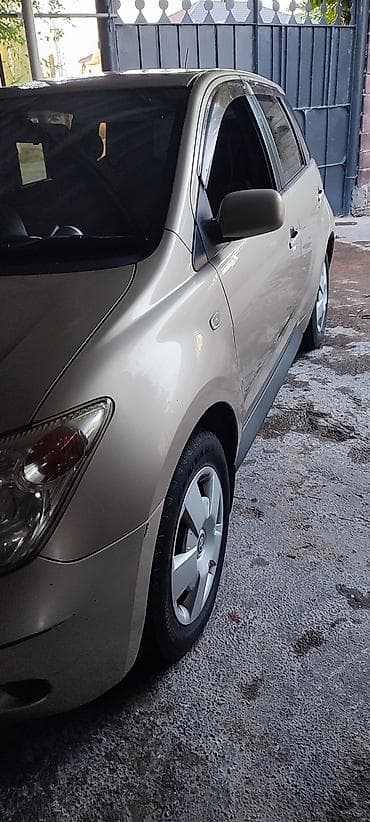 Унаа сатуу: Toyota Ist: 2003 г., 1.3 л, Автомат, Бензин, Хетчбек — 2