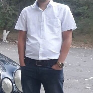 Продаю 3 классические рубашки. Размер S. И классические брюки