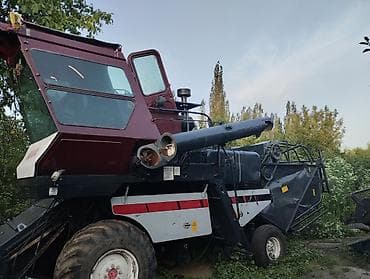 Транспорт: Комбайн зерноуборочный Rostselmash Niva - Марка/модель: Ростсельмаш — 2