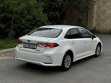 Продажа авто: Toyota Corolla: 2022 г., 1.8 л, Вариатор, Гибрид, Седан — 4