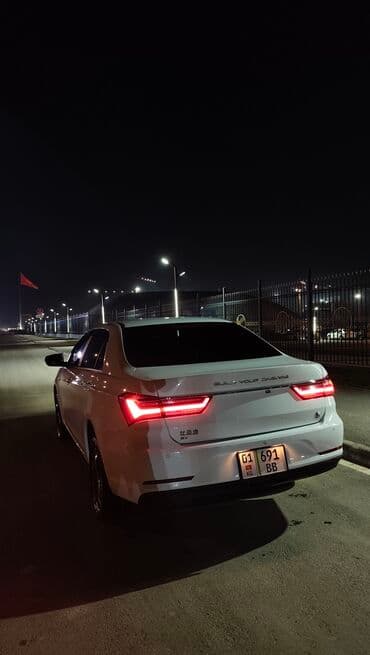 BYD Qin: 2024 г., Вариатор, Электромобиль, Седан