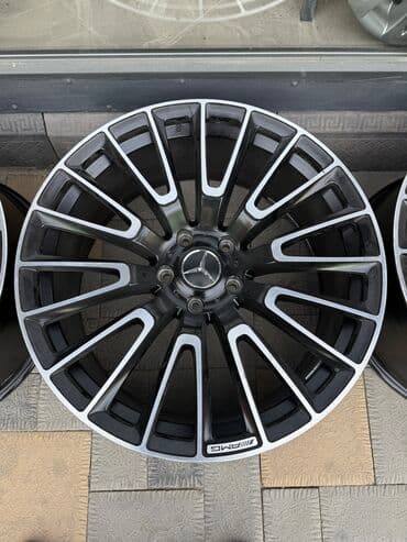 шины на внедорожник: Литые Диски R 22 AMG, Комплект, отверстий - 5, Б/у — 1