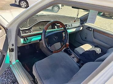 mers e124: Mercedes-Benz W124: 1990 г., 2.3 л, Механика, Бензин, Седан — 5