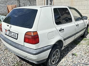 Продажа авто: Volkswagen Golf: 1993 г., 2 л, Механика, Бензин, Хэтчбэк — 3