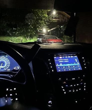 ли 7: Cadillac Escalade: 2018 г., Автомат, Бензин, Внедорожник — 4