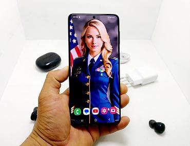 2 gb: Samsung Galaxy S21 Plus 5G, Б/у, 128 ГБ, цвет - Черный, 1 SIM, 2 SIM — 1
