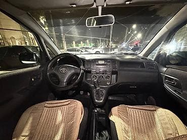 Toyota Corolla: 2003 г., 1.6 л, Механика, Бензин, Хэтчбэк — 10