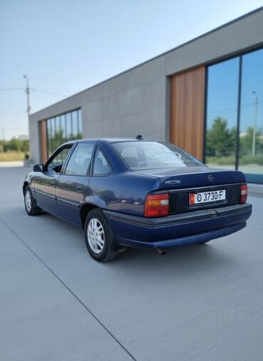 продаю или меняю на: Opel Vectra: 1993 г., 1.8 л, Механика, Бензиновая, Седан — 3