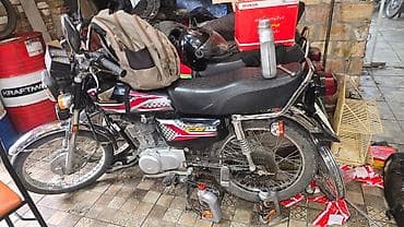 двигатель 125 кубов: Классический мотоцикл Honda, 125 куб. см, Бензин, Взрослый — 1