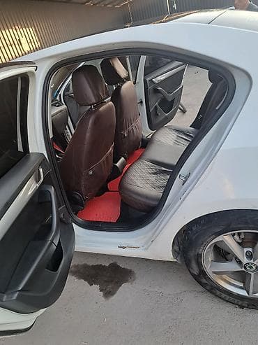 Продажа авто: Skoda Octavia: 2015 г., 1.6 л, Автомат, Бензин, Седан — 4