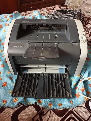 Продаю ч/б принтер hp 1010. Нужно отремонтировать. Бумага идет а