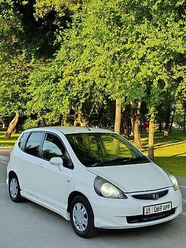 продаю авто хонда: Honda Fit: 2001 г., 1.3 л, Автомат, Бензин, Хэтчбэк — 2