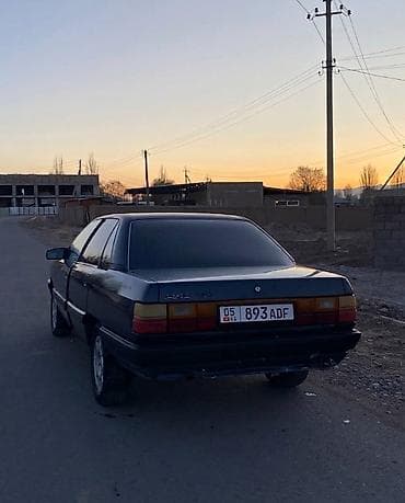спочно продаю: Audi 100: 1987 г., Седан — 3
